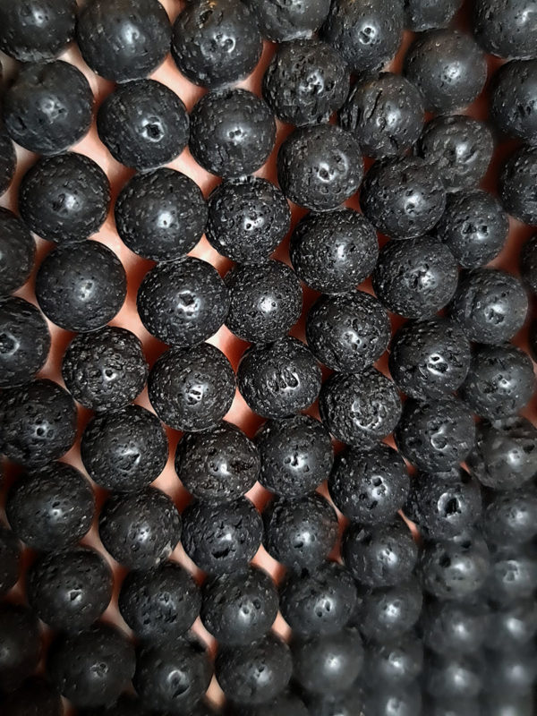 Perles pierre de lave 8mm, fil 40cm