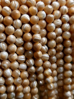 Perles nacre marron 8mm, fil 40cm