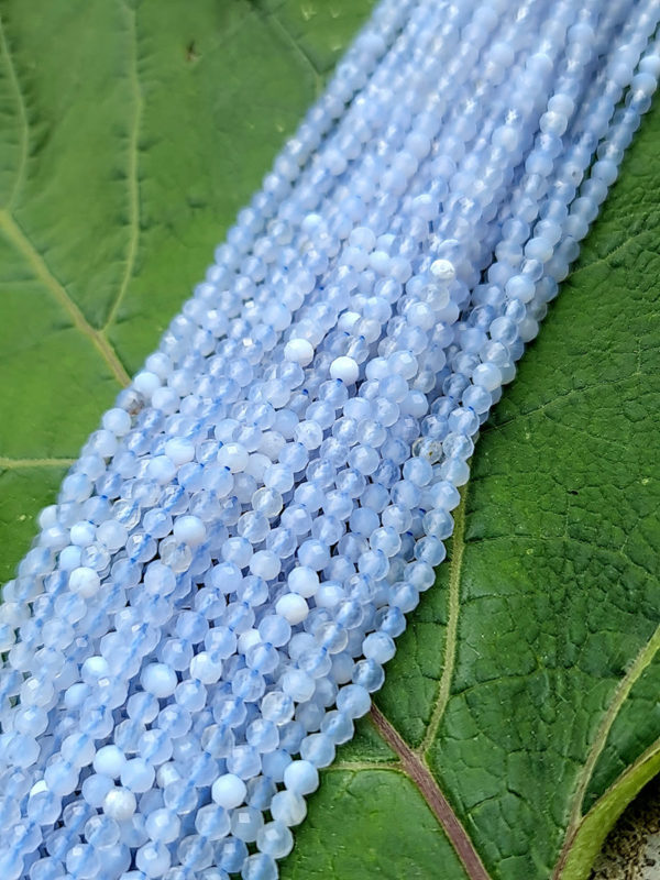 Perles facettés calcédoine bleu 3mm
