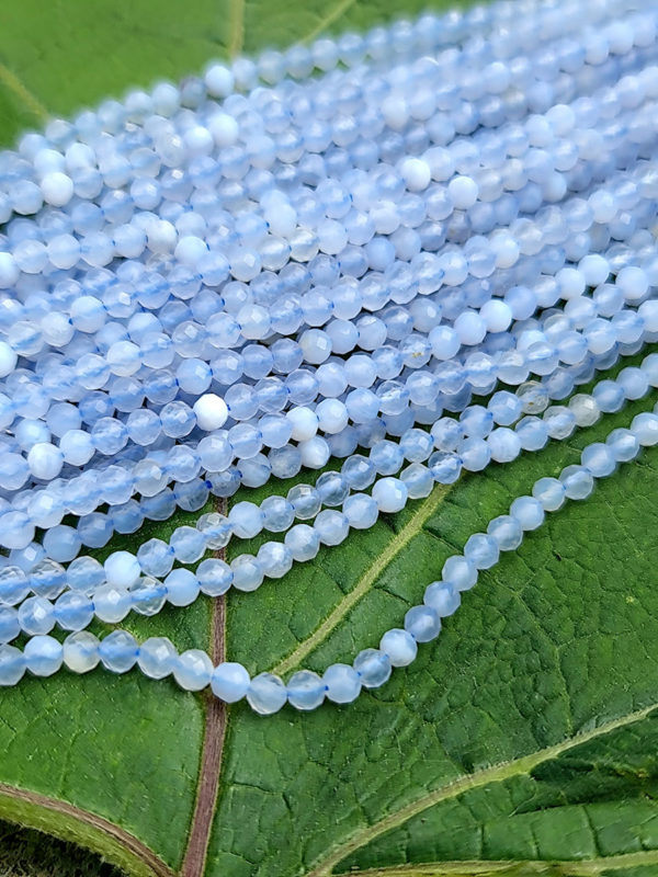 Perles facettés calcédoine bleu 3mm