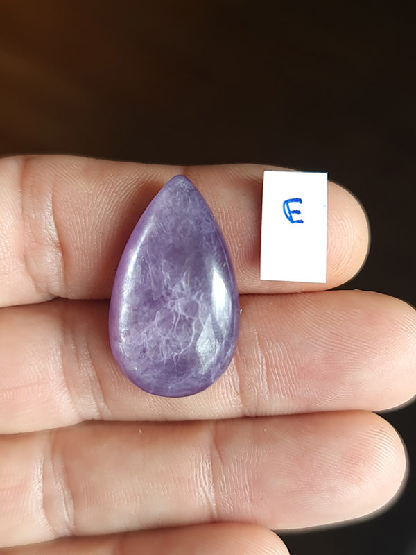 Cabochon lépidolite violette