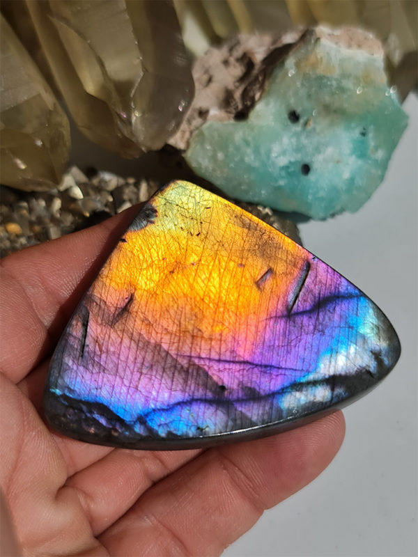 cabochon de Labradorite multicolore