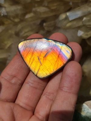 cabochon de Labradorite multicolore