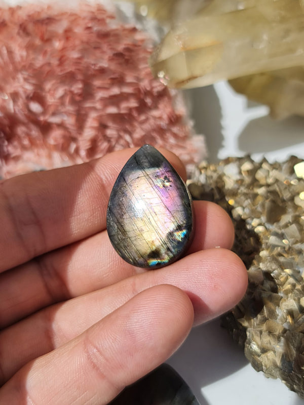 Cabochon de Labradorite multicolore