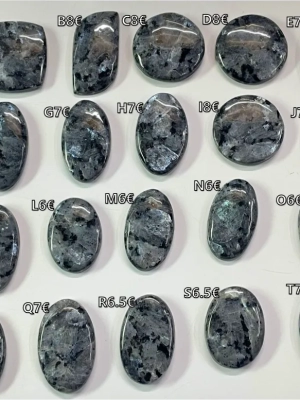 cabochon larvikite - ref : larvikite02