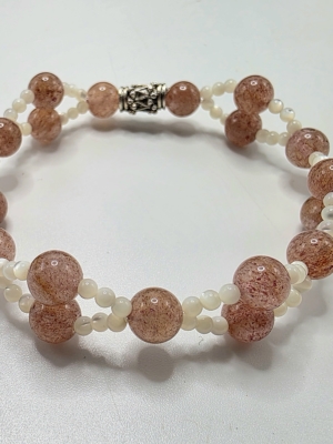 Bracelet douceur émotionnelle nacre et quartz fraise