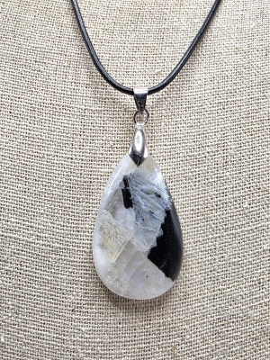 Pendentif intuition et communication péristérite