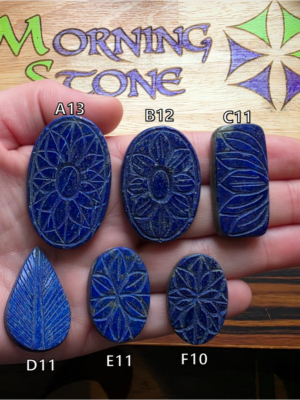 Lapis lazuli gravé SW01